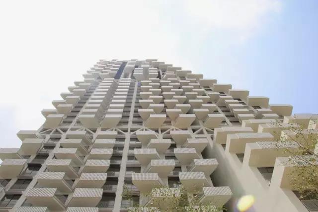 第四代住宅：摩西·萨夫迪设计的新加坡天空住宅即将完工
