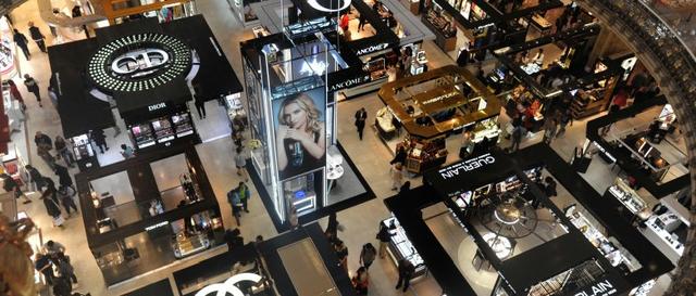 "得中国者，得奢侈品天下！"中国买家又"立功"了，奢侈品巨头打破需求下滑预期