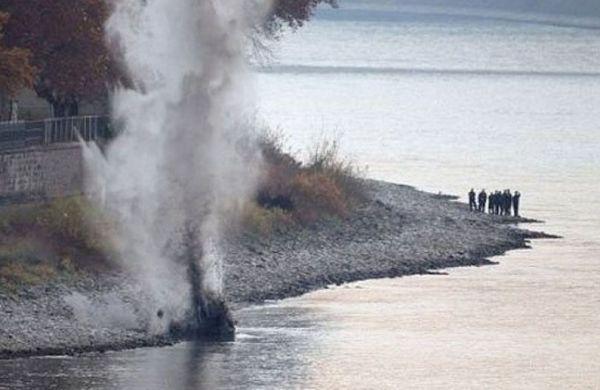 法军史爱好者河里“钓宝”遭禁 曾捞出未爆炸弹
