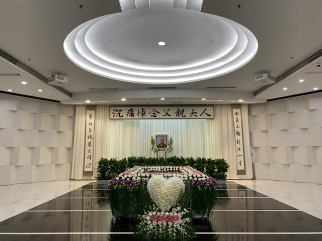 “黑猫警长之父”戴铁郎追悼会：好友带可乐、咖啡祭奠