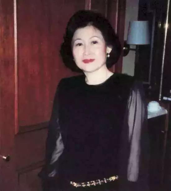 名动拍场的“奉文堂”背后的收藏界伉俪