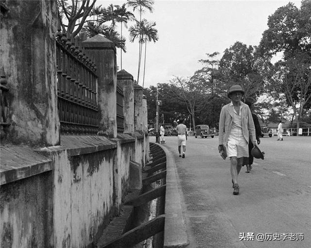 1967年刚被迫独立的新加坡：李光耀满脸忧虑，居民区和街头脏乱差