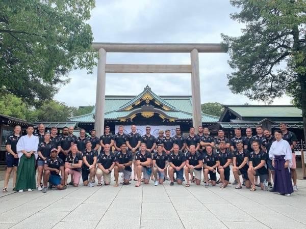 英军球队参观靖国神社还晒照，大使忙“灭火”