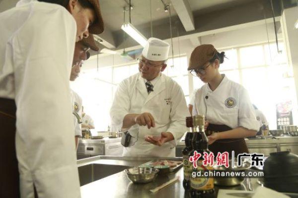 日本米其林餐厅师傅藤田信广州推广日料文化