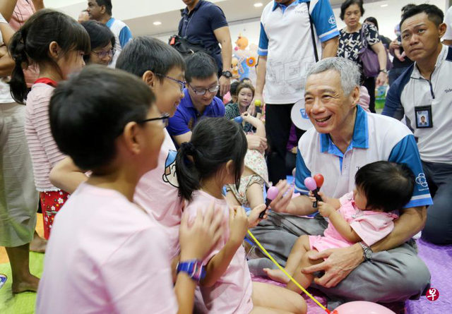李显龙鼓励国人多生育：新加坡什么都不缺，就差孩子了