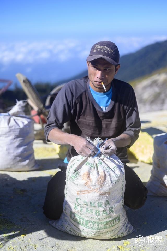 户外大咖带ThinkPad去撸超级火山，竟然还帮它测了体质？