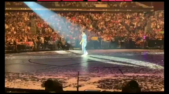 刘德华 新加坡演唱会迎来自己58岁生日，粉丝们强力送上祝福！