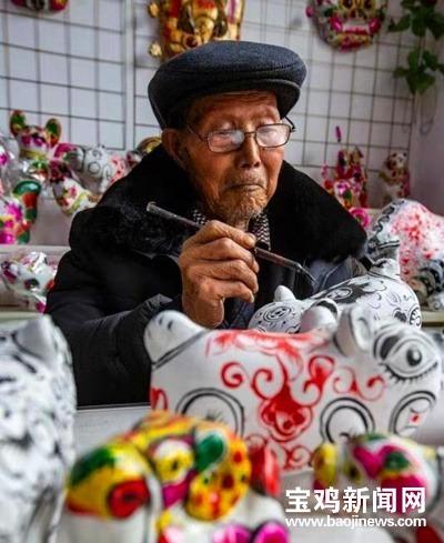 宝鸡泥塑老艺术家胡深：与泥为伴70余载 守得“土味儿”造精品