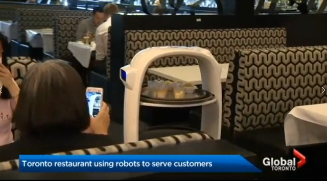 餐饮智能化已成大势所趋 擎朗送餐机器人海外抢镜
