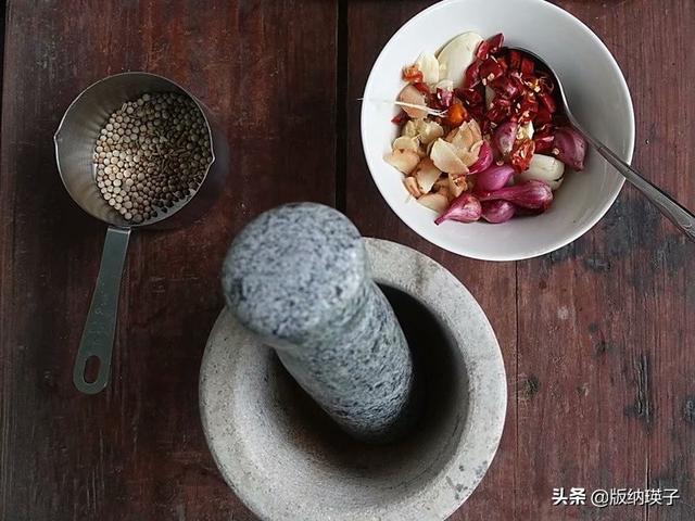 泰国的咖喱酱吃过吗？好多配料你都没见过，快来学习一下吧