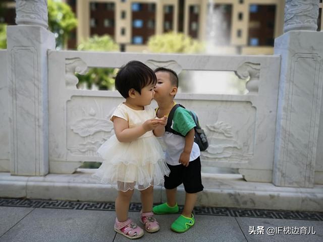 "我想把钻戒送瑶瑶"，5岁儿子婚姻敏感期，妈妈的做法堪称模板