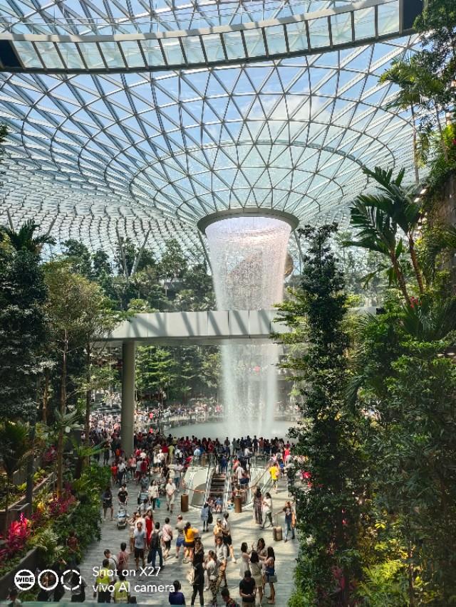 【新加坡】Jewel Changi Airport 玩乐世界最大室內瀑布＆植物园