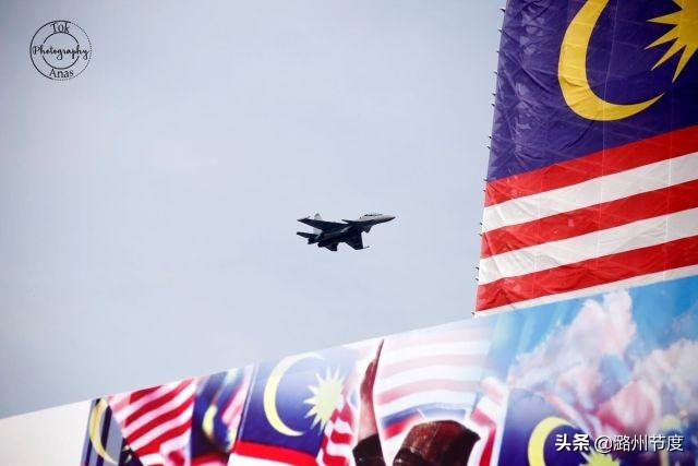 马来西亚阅兵式，出动9架苏-30战机，炫耀实力还是展示仅有的家底