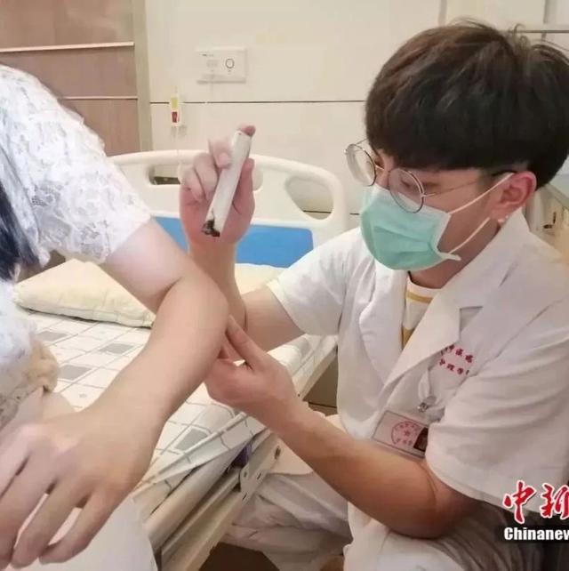 男生当护士到底有多帅