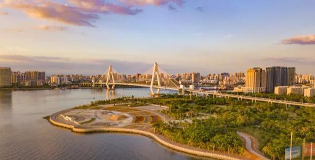 随着海口湾畅通工程的快速推进 将迎来一个大型滨海城市“公园”