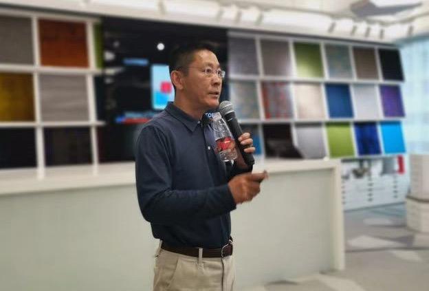 跃出企业界