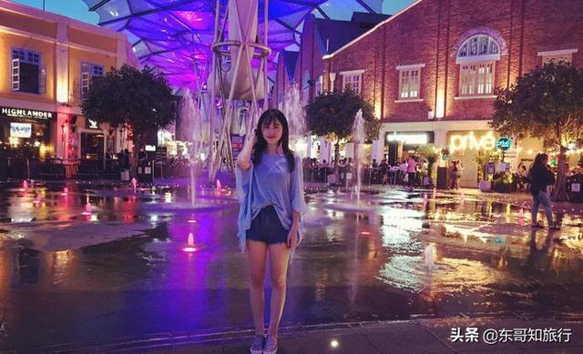 克拉码头有“新加坡兰桂坊”之称，夜晚纸醉金迷，白天跳蚤市场