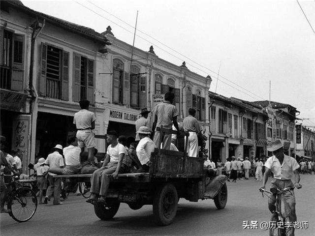 1967年刚被迫独立的新加坡：李光耀满脸忧虑，居民区和街头脏乱差