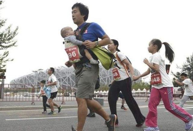 业内 | 跑步才是借口？马拉松游客跑马的意义不止于比赛