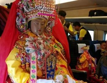 湄洲妈祖首次坐动车“巡安”，买“实名车票”