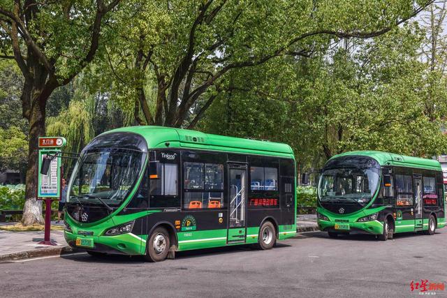 揭秘成都新能源公交车：安全系数高，电池更环保，还是北京长安街同款！