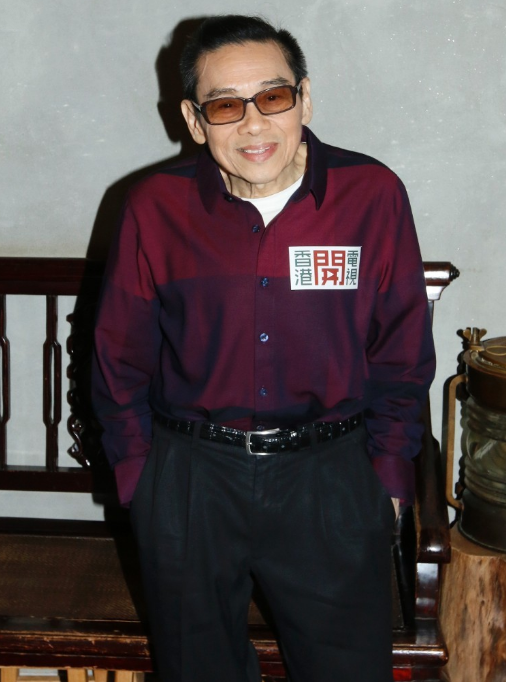 74岁泰迪罗宾近照曝光：精神矍铄气色好，曾发掘刘德华谭咏麟