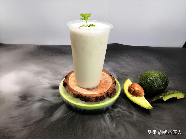 第37期 牛油果鲜乳茶 制作方法，操作简单好喝，一起来加入我们吧