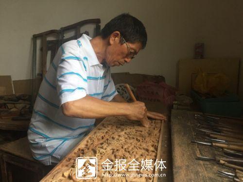 「讲述」一凿一顿 雕琢出岁月模样