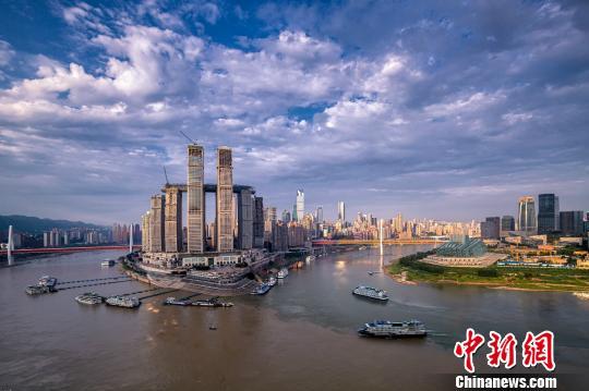 新加坡凯德集团全球第9座来福士项目重庆迎客