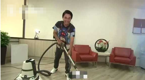 56岁知名主持疑涉诈骗，推销吸尘器定价近2万，遭百余消费者投诉