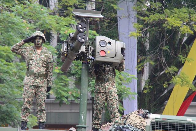 马来西亚举行盛大阅兵式庆祝独立62周年