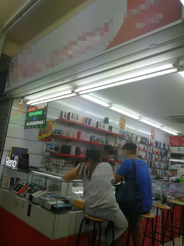 扎心！新加坡小店把我的华为修成了OPPO......