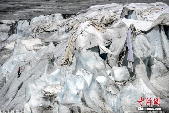 研究：瑞士冰川融化速度加剧 过去5年减少10%