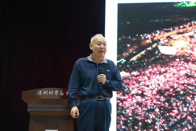 走过新加坡和衡中，这位深圳校长慨叹：要向他们学习