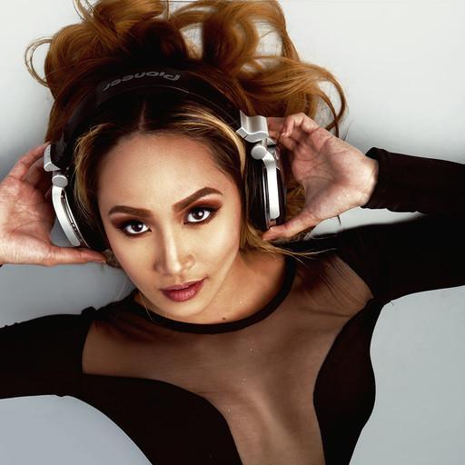 亚洲最火的十大女  DJ  你知道几个，这里个个性感