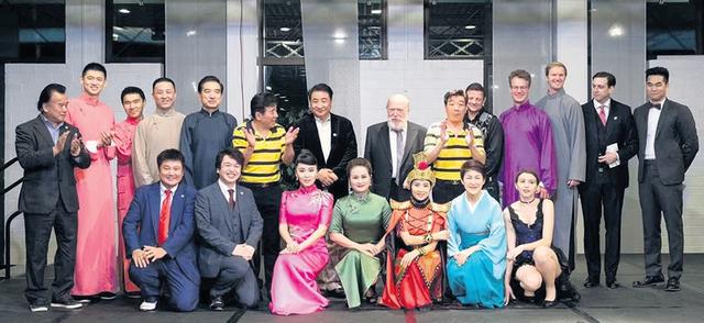 评弹相声川剧带来欢乐 说唱幽默艺术节欢聚卢森堡