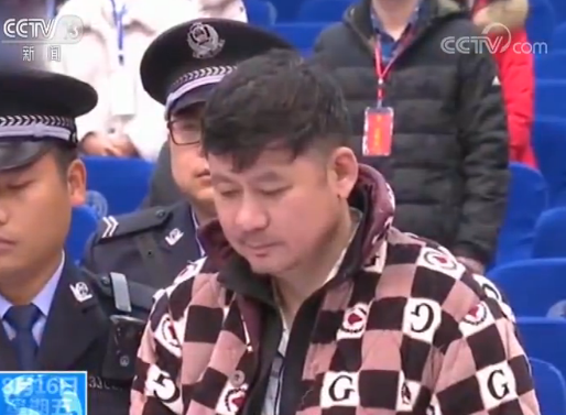 湖南黑老大往事：曾打掉母亲门牙，刀砍欠债哥们，公司多数已注销