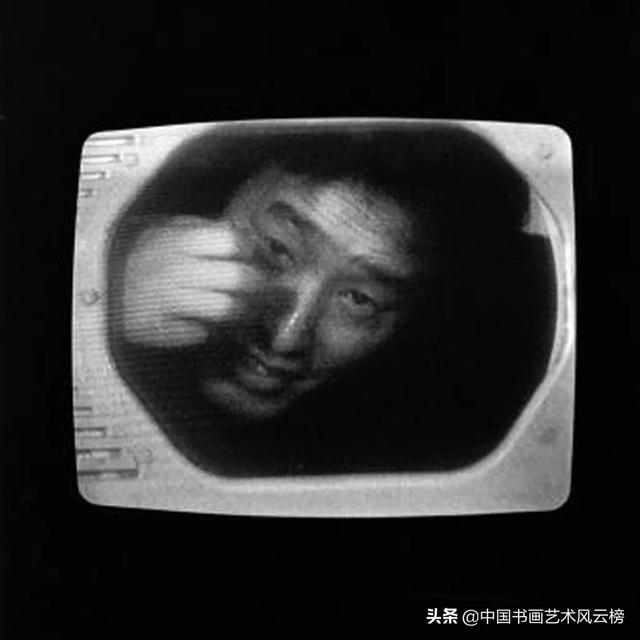 伦敦泰特大展 60年代“爱豆”白南准是如何炼成的？