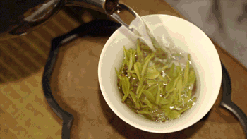 每周至少喝茶四次，可延缓大脑衰老！但你得注意这些