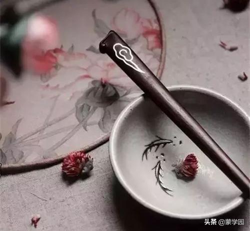 最短的古诗、祭文、家书......精炼的表达，一字千钧，妙趣无穷！