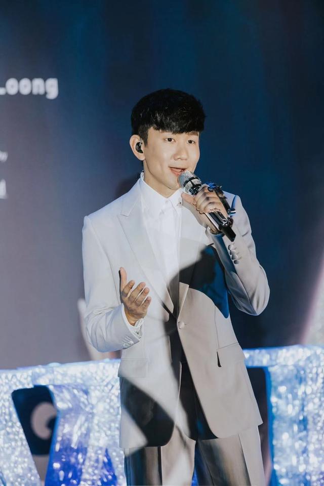 JJ林俊杰三天三城市，连三天LIVE首唱惊艳全网