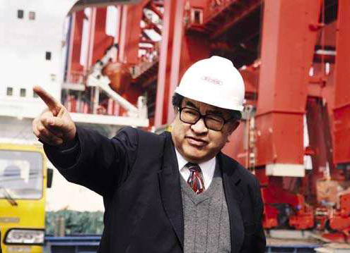 这个老头59岁才创业，却创造了16项世界第一，垄断了美国90%市场