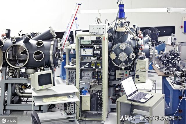 科学家喜欢搞科研的第一个要素，就是年少时他们产生了科学的兴趣