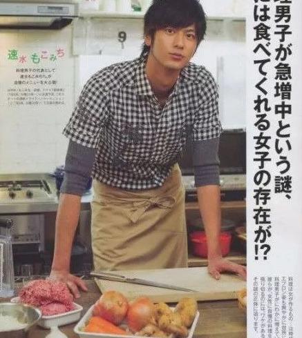186cm日本最帅厨神，凭做菜年赚上亿，1天爆红，网友：人比菜好吃