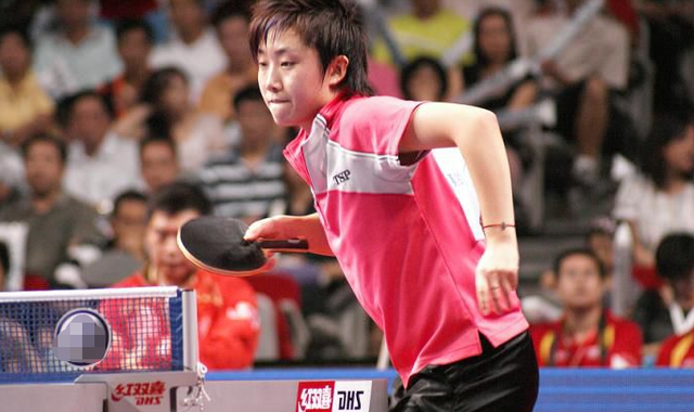 面对新加坡国籍的前国乒选手，刘国梁一举动让网友直呼：大气风范