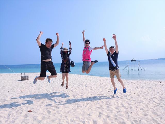 从国内到印尼旅游，途经新加坡，会有强烈反差