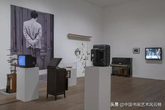 伦敦泰特大展 60年代“爱豆”白南准是如何炼成的？