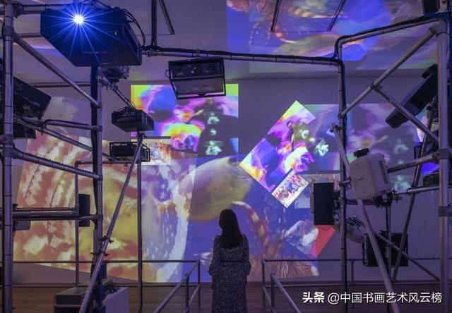 伦敦泰特大展 60年代“爱豆”白南准是如何炼成的？