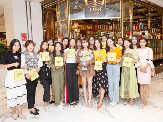 蕊希下午茶Time | " 我和15位女孩交换了秘密。 "