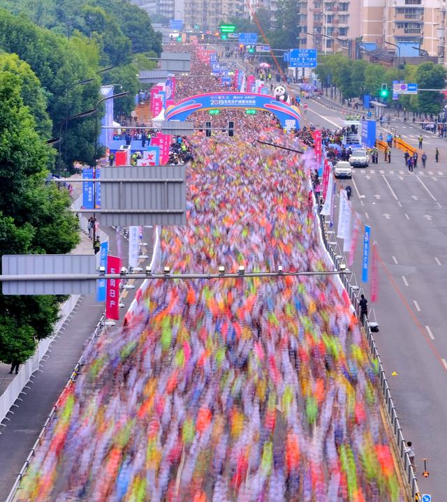 国内首个大满贯候选赛事   2019东风日产成都马拉松今日开跑